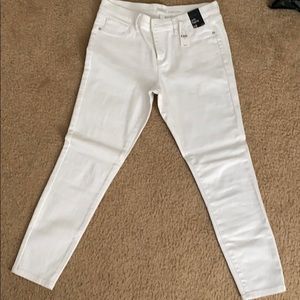 White stretch ankle legging